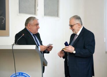 ლადო პაპავას 70 წლის იუბილესადმი მიძღვნილი წიგნი  - სხვადასხვა პრობლემის გადაჭრის ახლებური ხედვა