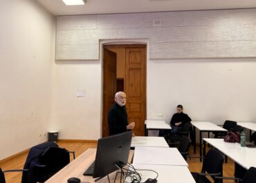 კინოკლუბის შექმნის იდეა და კინოჩვენების რამდენიმე სეანსი სტუდენტებისთვის